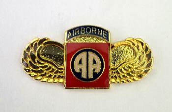 Lapel Pin Airborne (AA) with wings  Gold